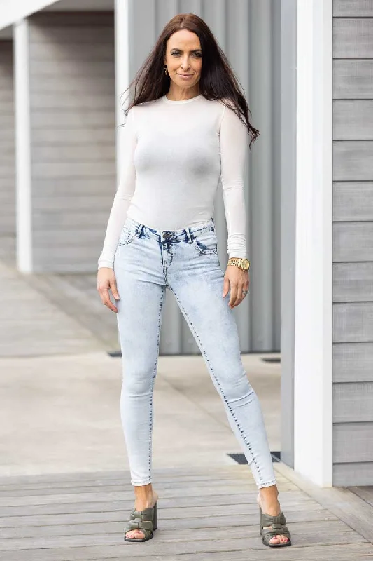 Women's designer brand pants High - rise flare women jeans for a 70s - inspired look Halston Blue Stonewash Skinny Jean Women's designer brand pants High - rise flare women jeans for a 70s - inspired look Halston Blue Stonewash Skinny Jean