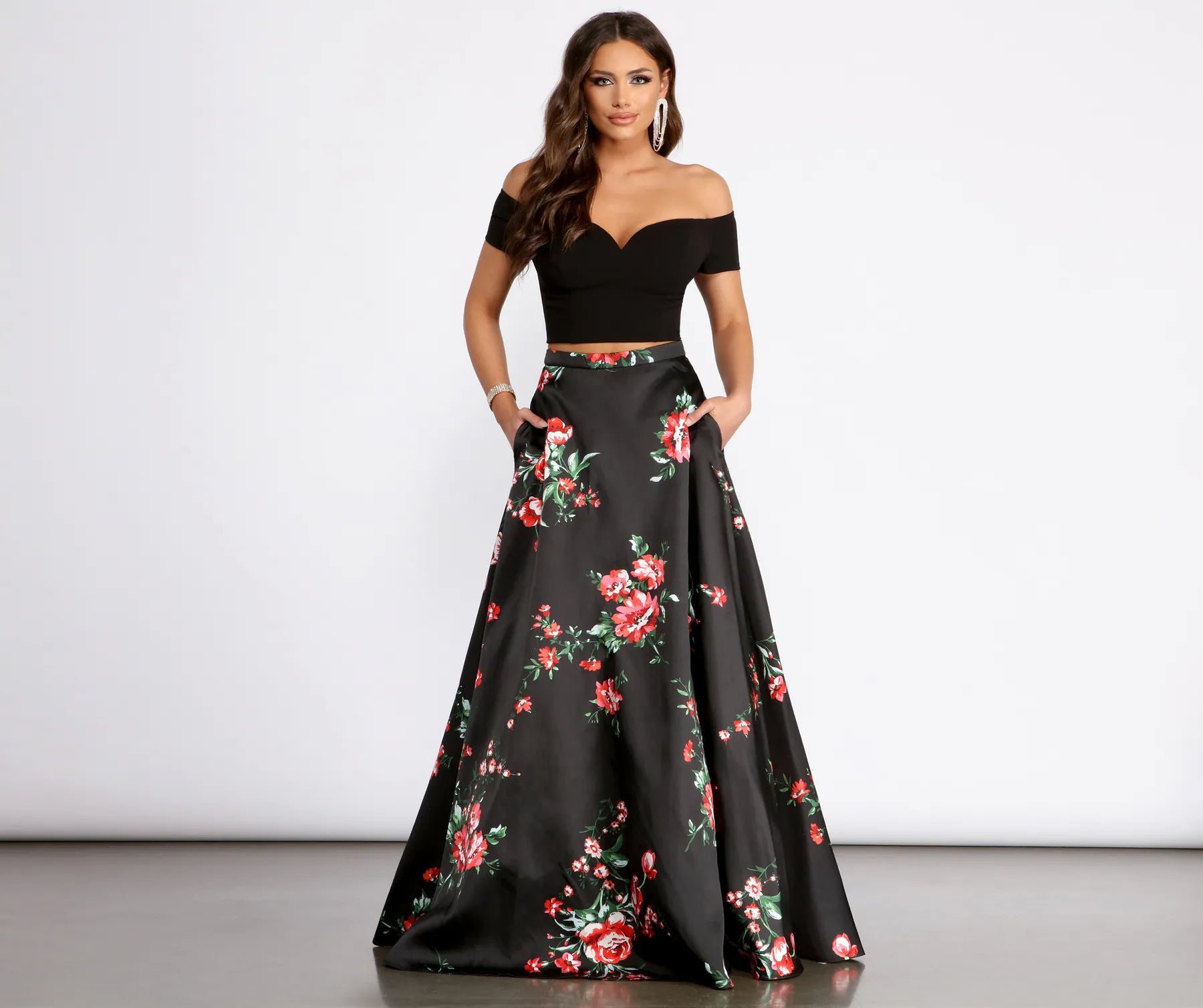 Metallic wedding guest dresses for a glamorous weddingJeanette Crepe Two Piece Floral Dress Metallic wedding guest dresses for a glamorous weddingJeanette Crepe Two Piece Floral Dress