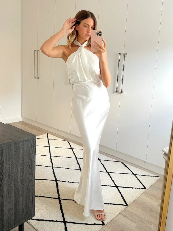 Formal dresses with button - front designs and tulle skirts for a charming prom styleLara Halter Split column Dress / White Formal dresses with button - front designs and tulle skirts for a charming prom styleLara Halter Split column Dress / White
